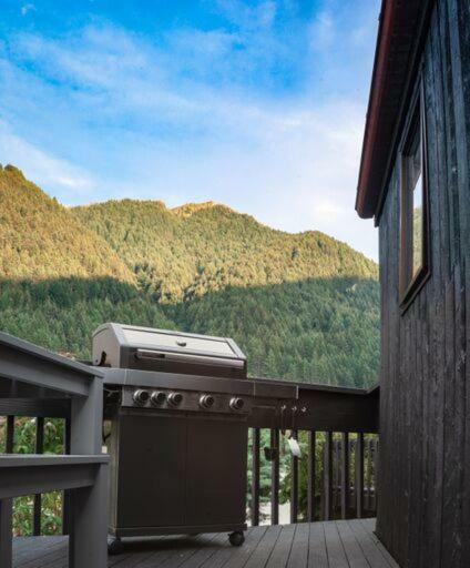 Central, Modern Loft Style Home - 2 Min Walk From Town Queenstown Luaran gambar